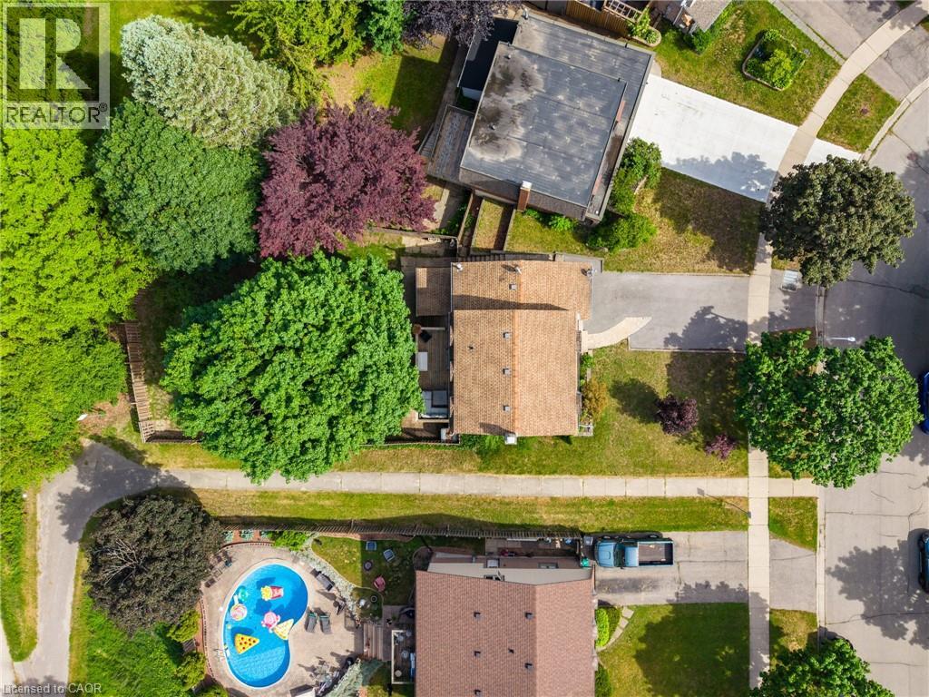 24 Roseneath Crescent, Kitchener, Ontario  N2E 1V9 - Photo 3 - 40837737