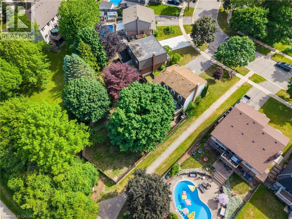 24 Roseneath Crescent, Kitchener, Ontario  N2E 1V9 - Photo 4 - 40837737