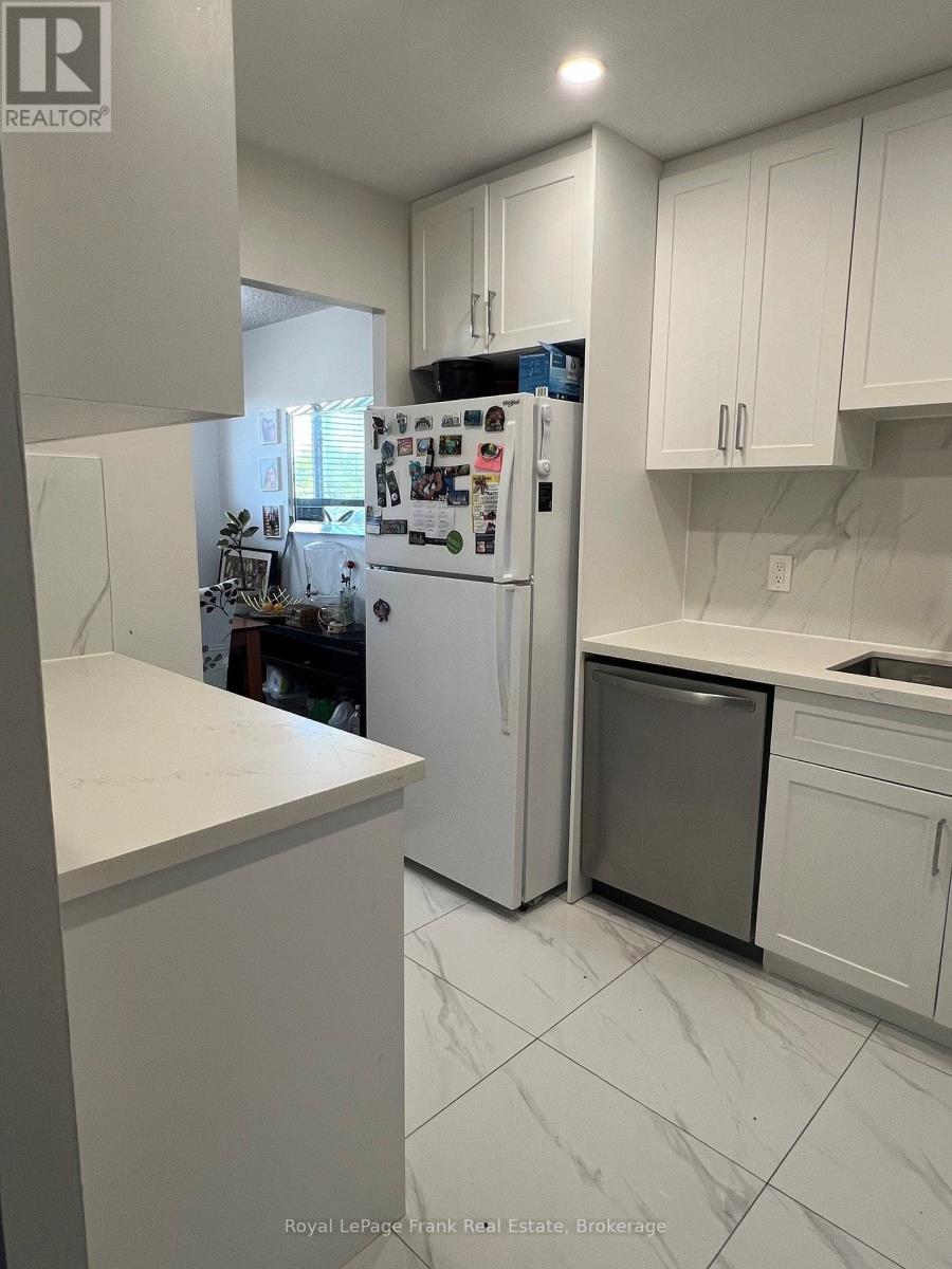 409 - 131 Taunton Road E, Oshawa, Ontario  L1G 3T8 - Photo 4 - E13425526