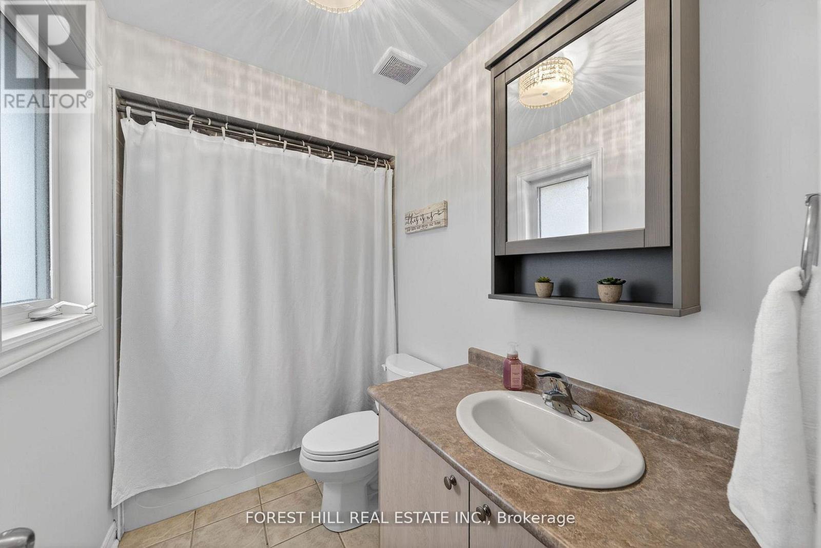 18 Dresden Court, Georgina, Ontario  L4P 4H6 - Photo 22 - N13425116