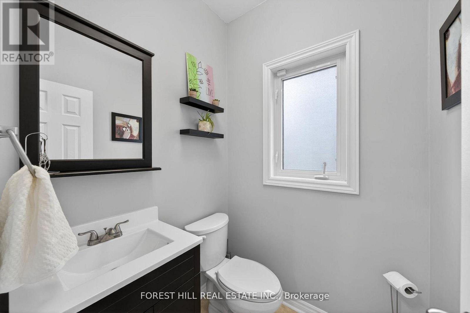 18 Dresden Court, Georgina, Ontario  L4P 4H6 - Photo 6 - N13425116