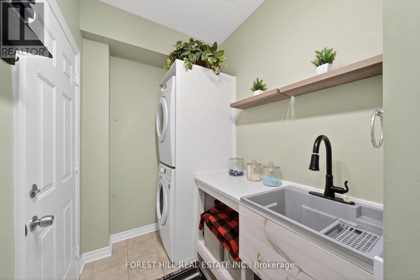 18 Dresden Court, Georgina, Ontario  L4P 4H6 - Photo 7 - N13425116
