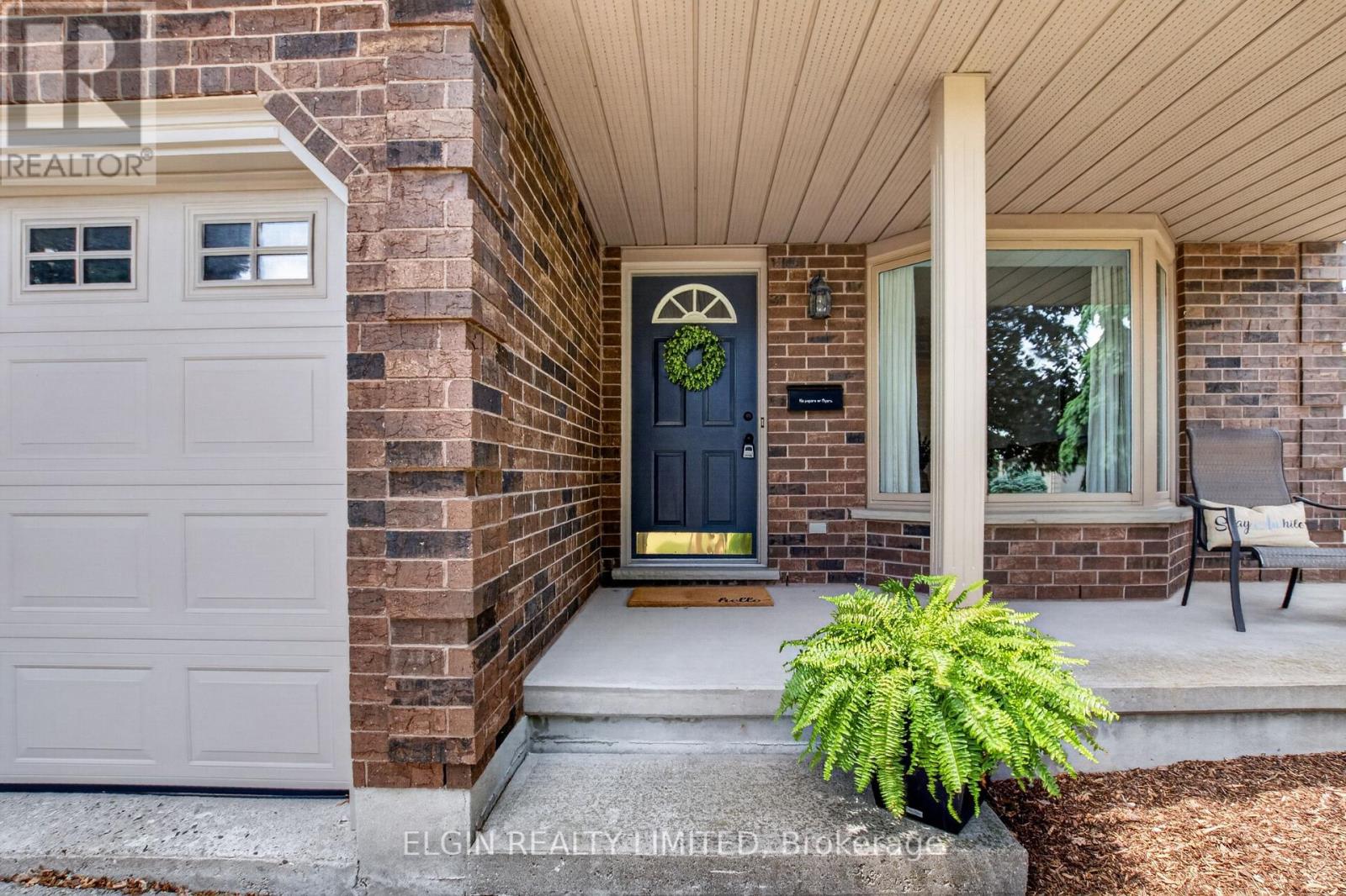 29 Trevithick Terrace, St. Thomas, Ontario  N5R 5Y6 - Photo 3 - X13425522