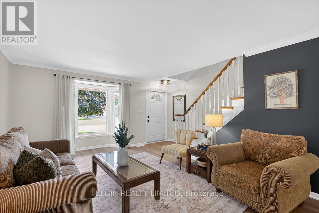 29 Trevithick Terrace, St. Thomas, Ontario  N5R 5Y6 - Photo 5 - X13425522