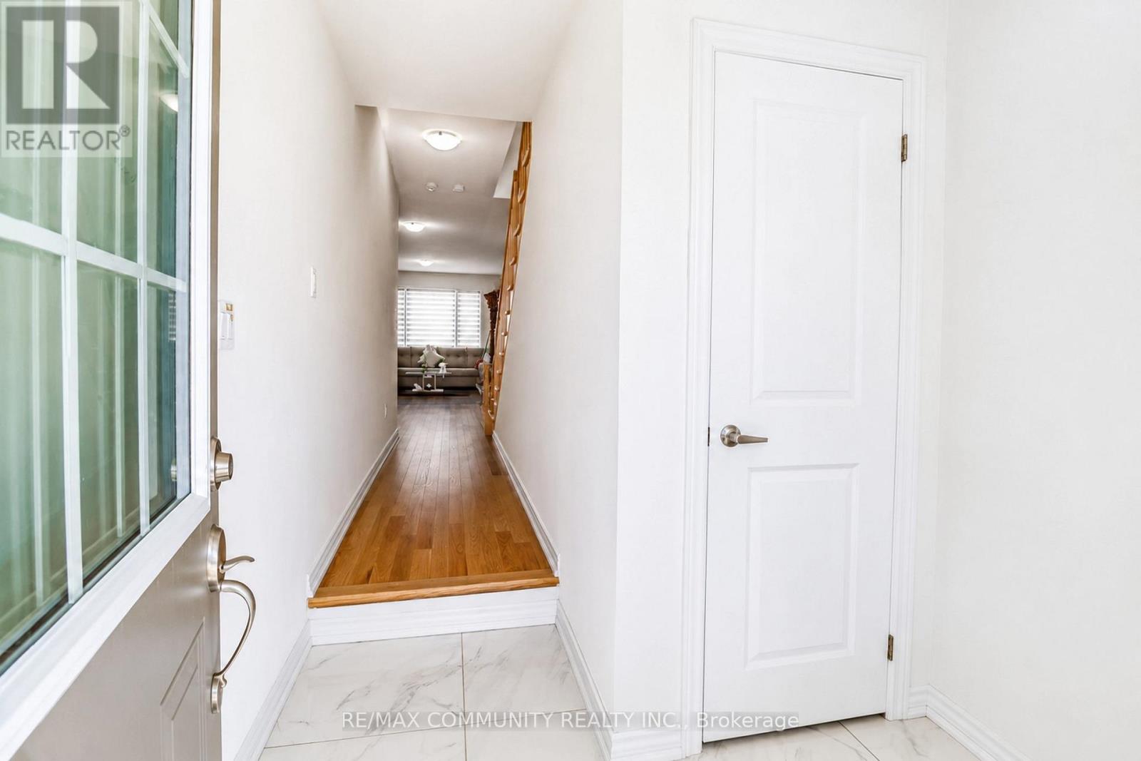 44 Bannister Road, Barrie, Ontario  L9J 0L7 - Photo 3 - S13424940