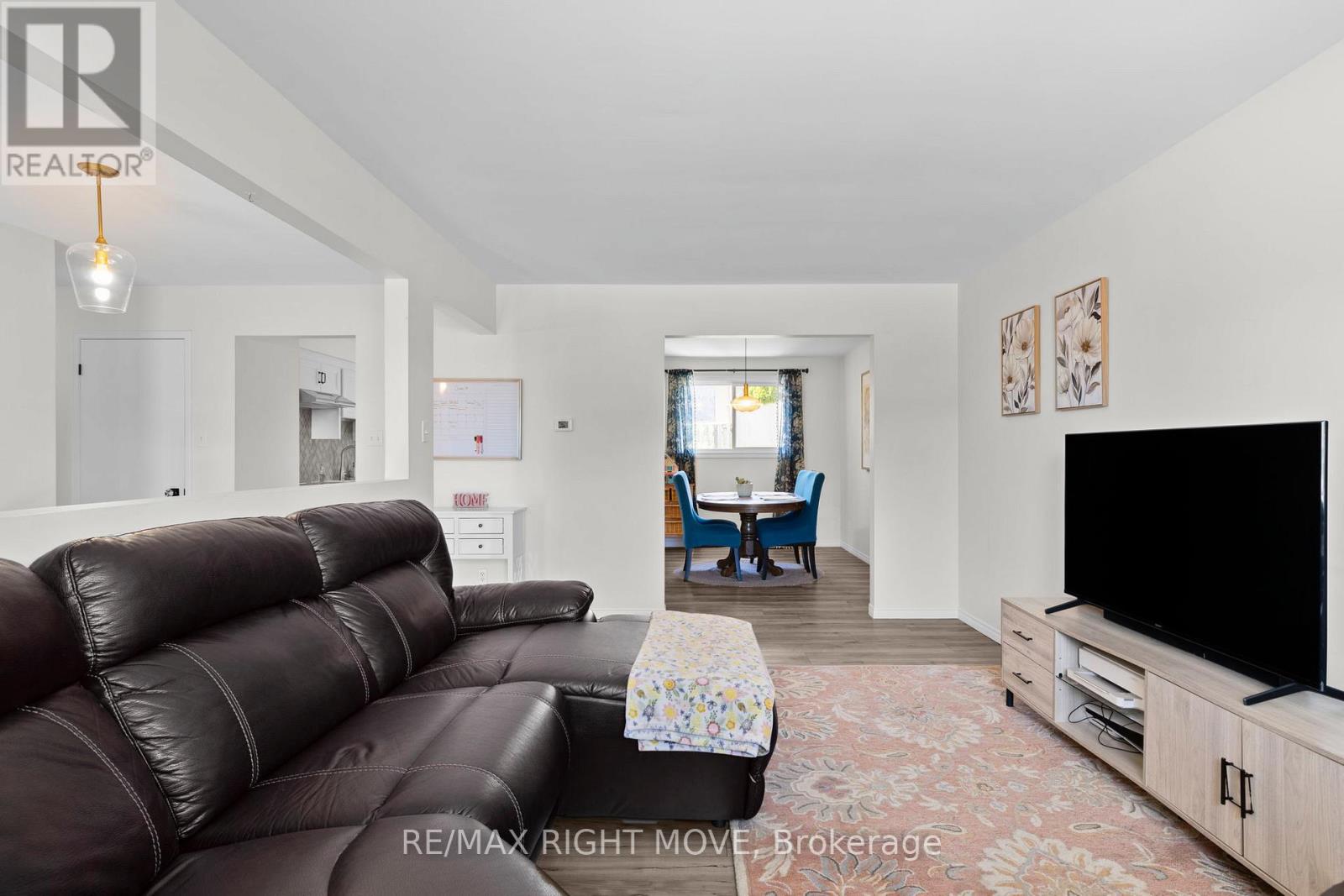 5 Chestnut Place, Orillia, Ontario  L3V 7N8 - Photo 8 - S13425016