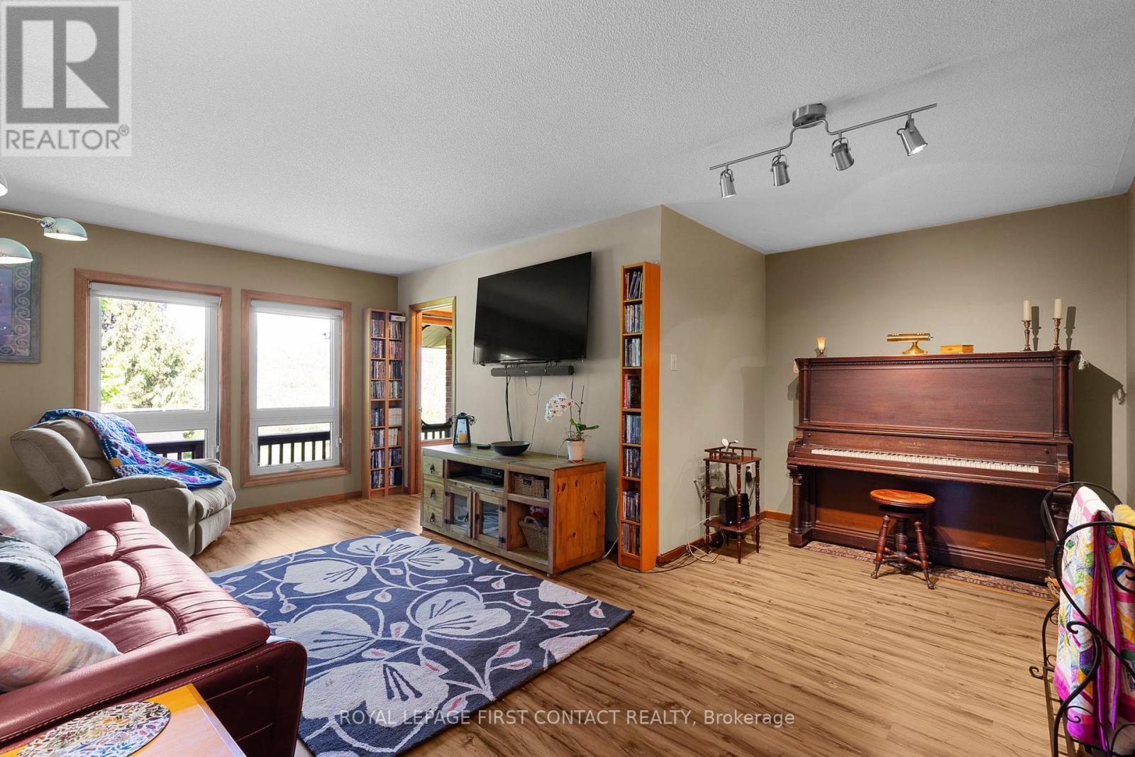 2053 26 Highway, Springwater, Ontario  L9X 0G5 - Photo 8 - S13425036