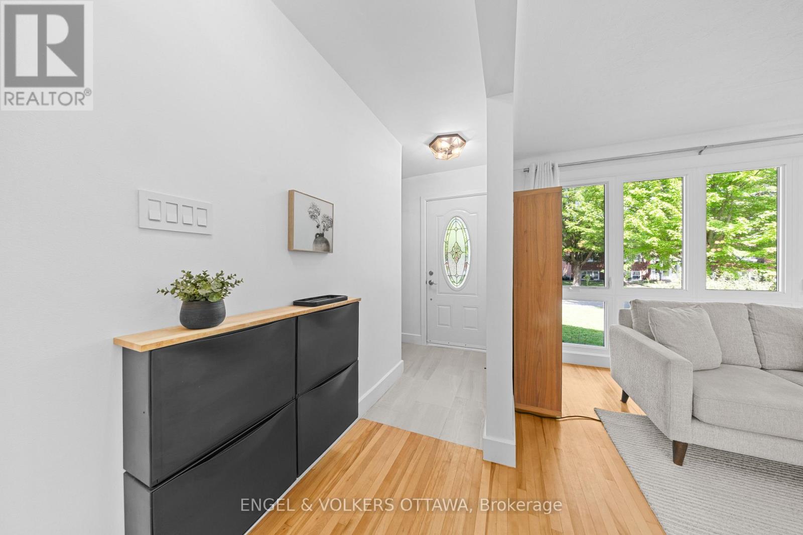 2161 Blossom Drive, Ottawa, Ontario  K1H 6G6 - Photo 5 - X13425284