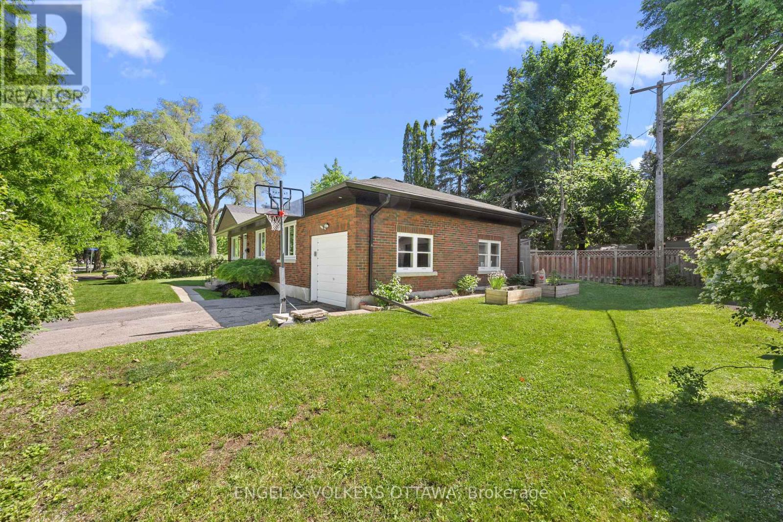 2161 Blossom Drive, Ottawa, Ontario  K1H 6G6 - Photo 50 - X13425284