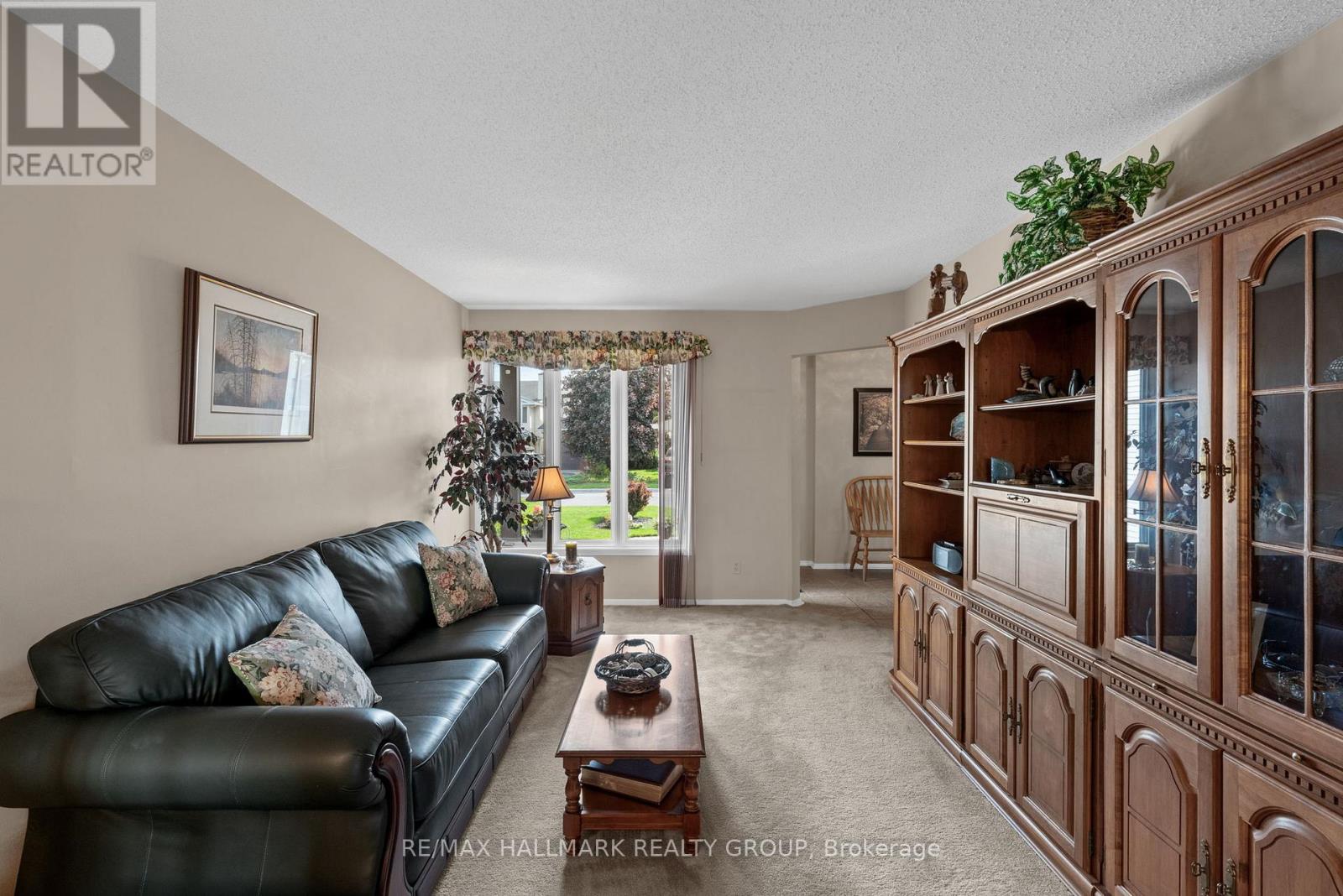 1912 Des Epinettes Avenue, Ottawa, Ontario K1C 6P5 - Photo 4 - X13425550