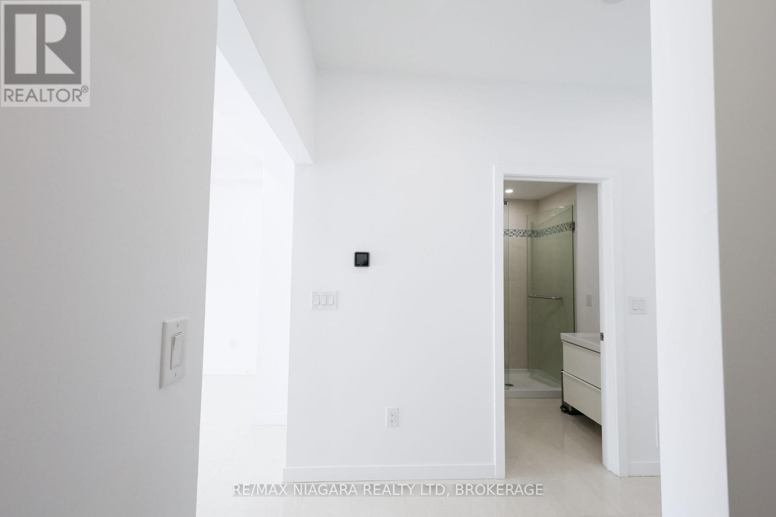 B - 68 First Street, Welland, Ontario  L3B 4R9 - Photo 14 - X13425270