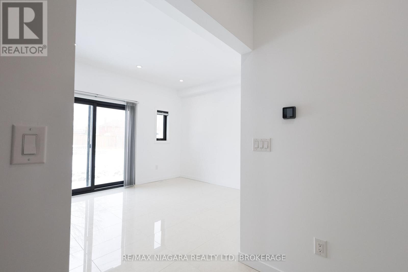 B - 68 First Street, Welland, Ontario  L3B 4R9 - Photo 2 - X13425270
