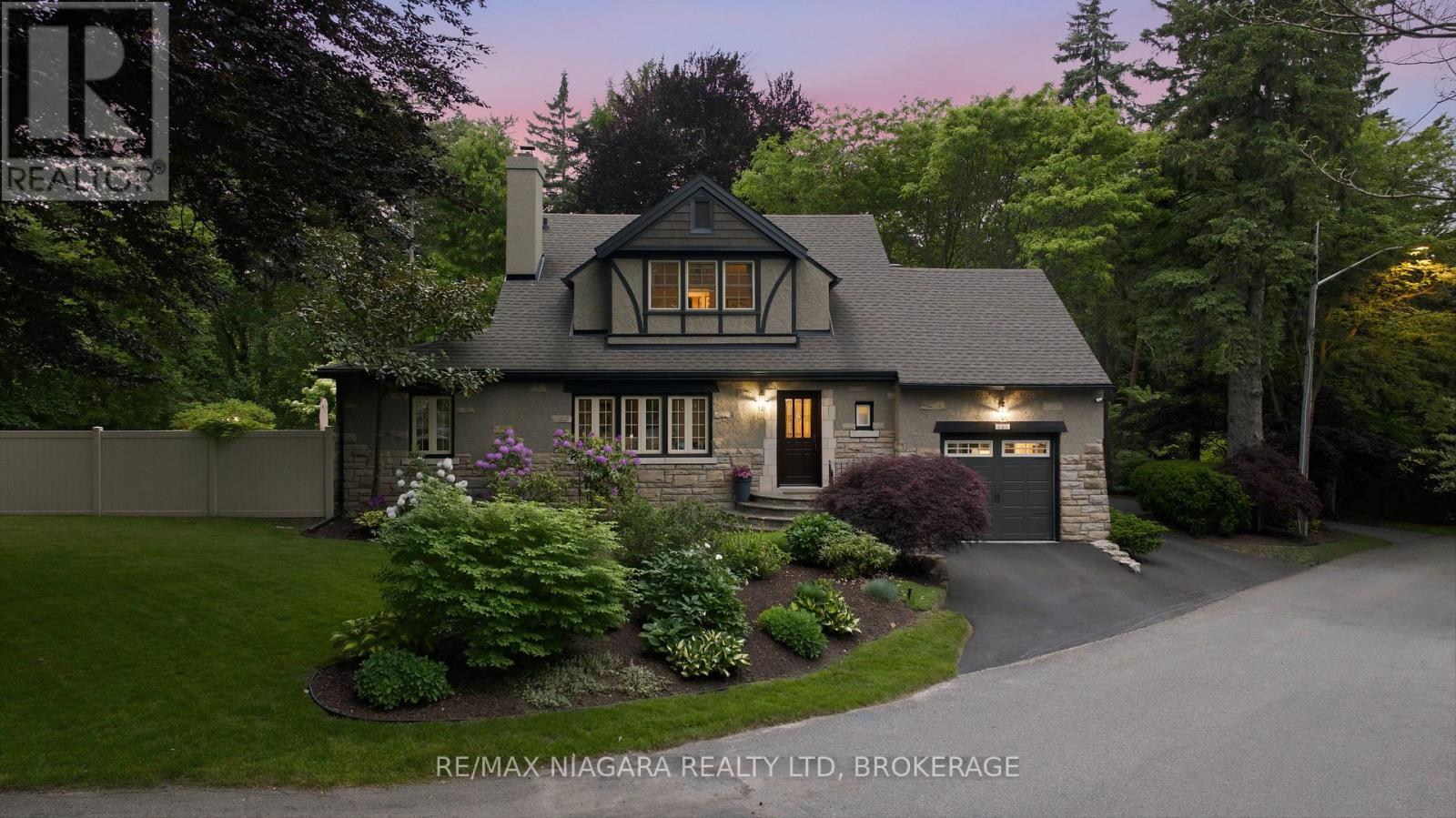 8 GILES CRESCENT, Pelham, Ontario