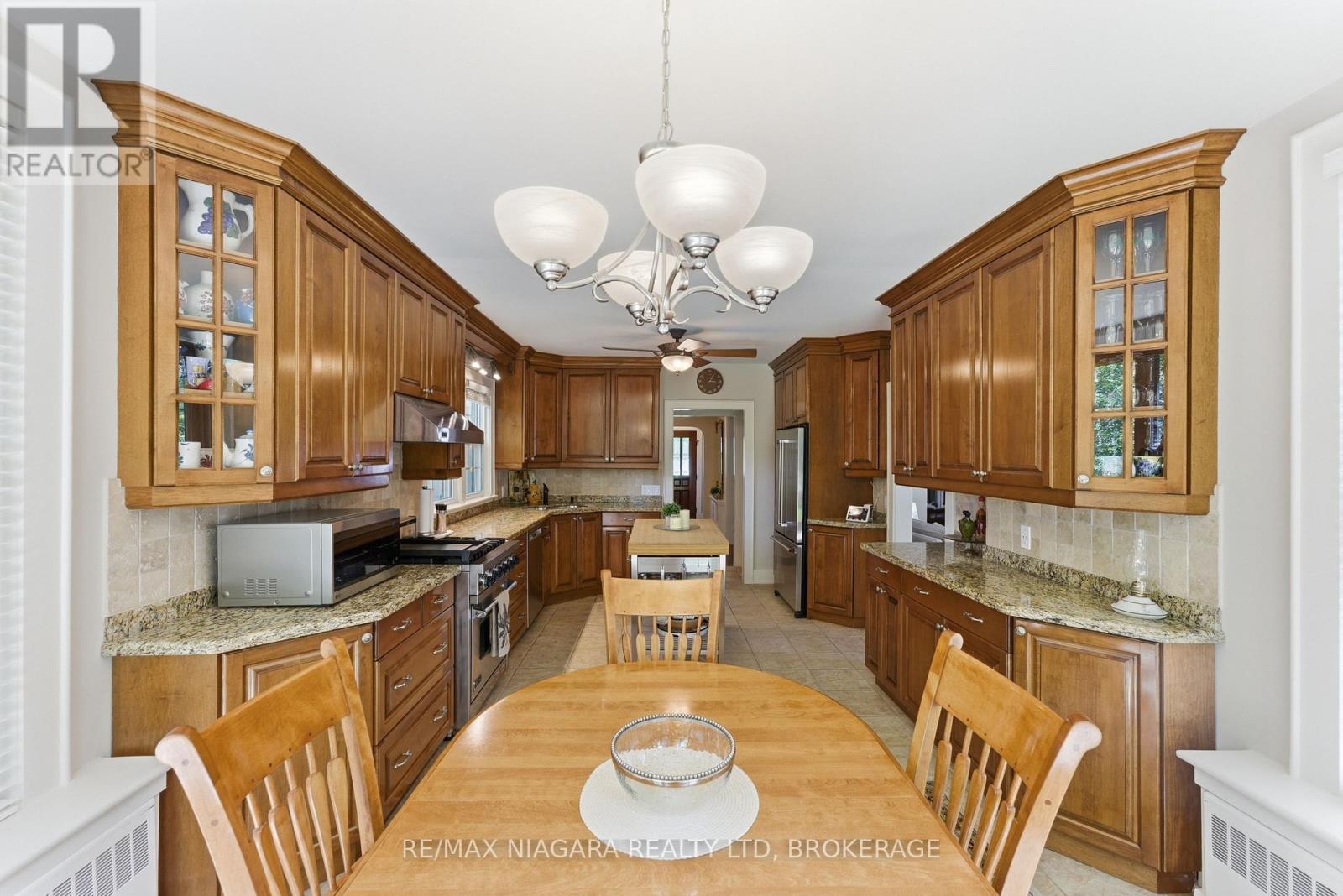 8 Giles Crescent, Pelham, Ontario  L3E 0K1 - Photo 13 - X13425274