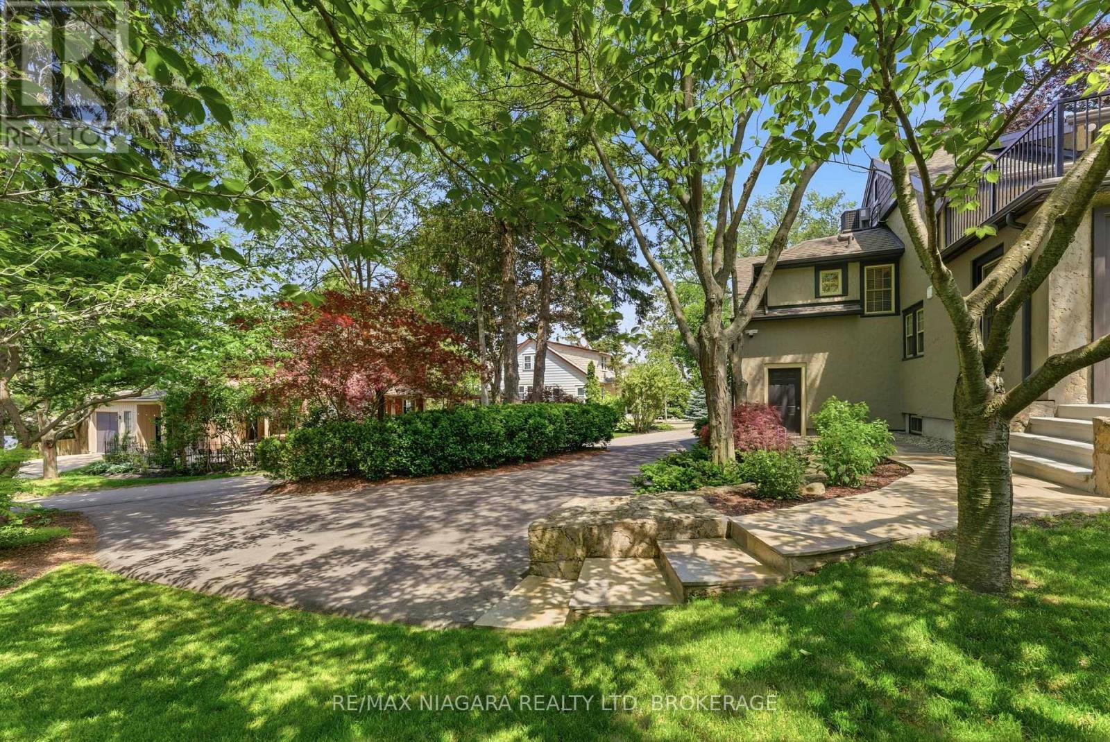 8 Giles Crescent, Pelham, Ontario  L3E 0K1 - Photo 4 - X13425274