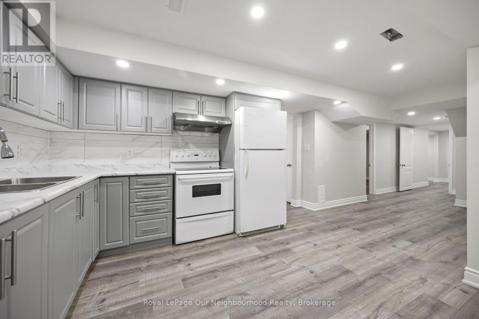 Bsmt - 206 Sunny Meadow Boulevard, Brampton, Ontario  L6R 2Y7 - Photo 4 - W13425090