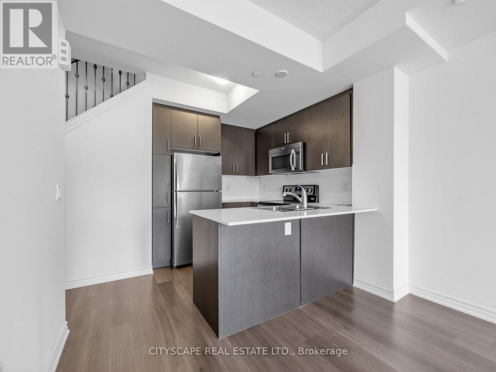 145 Long Branch Avenue, Toronto, Ontario  M8W 0A9 - Photo 14 - W13415422