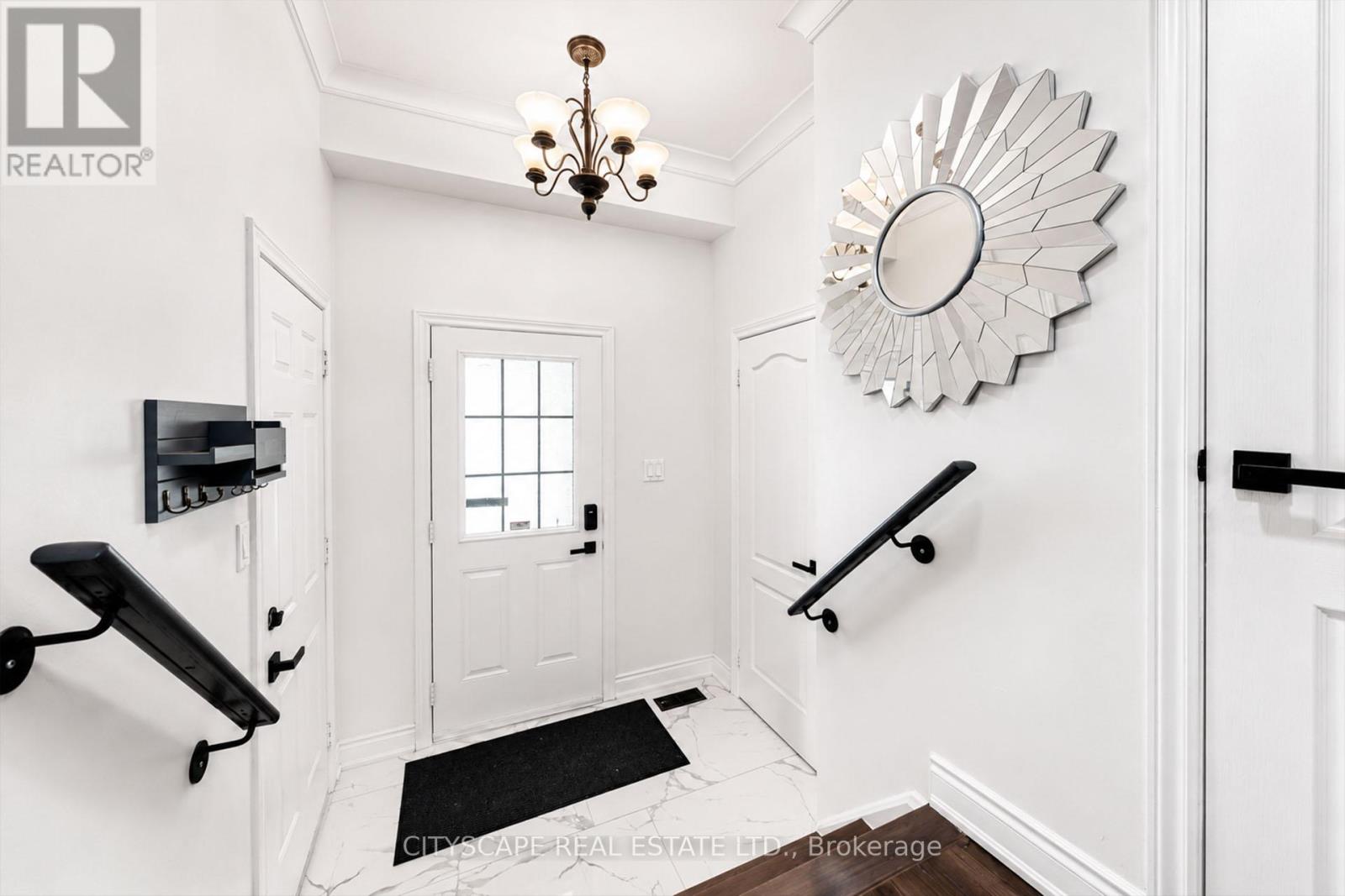 3974 Stardust Drive, Mississauga, Ontario  L5M 8A5 - Photo 6 - W13040462