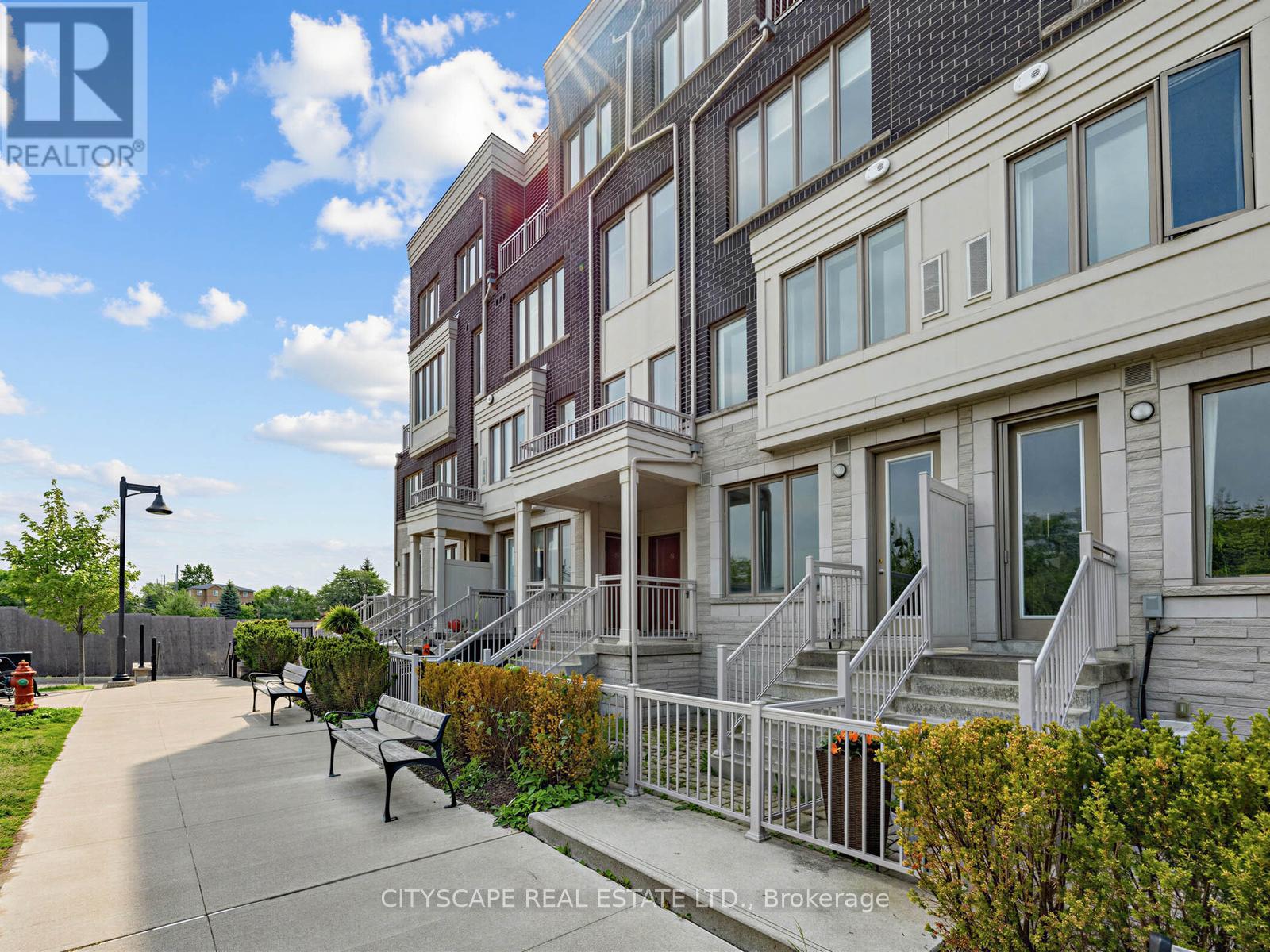145 Long Branch Avenue, Toronto, Ontario  M8W 0A9 - Photo 2 - W13415422