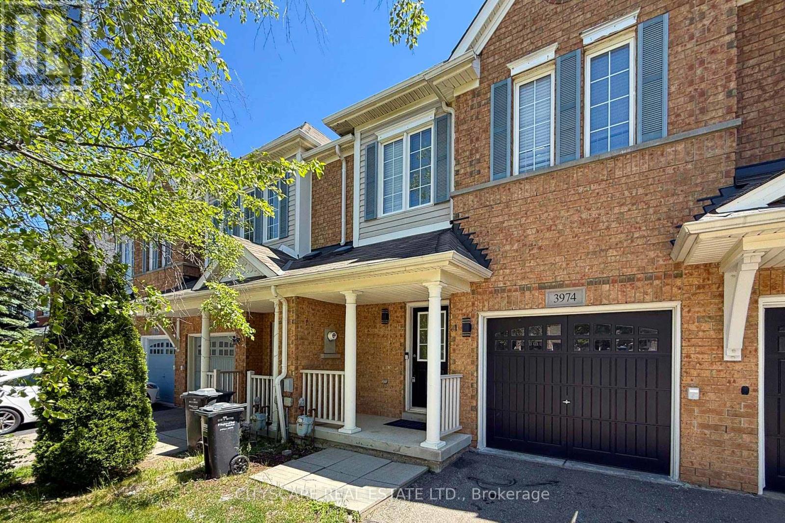 3974 Stardust Drive, Mississauga, Ontario  L5M 8A5 - Photo 3 - W13040462