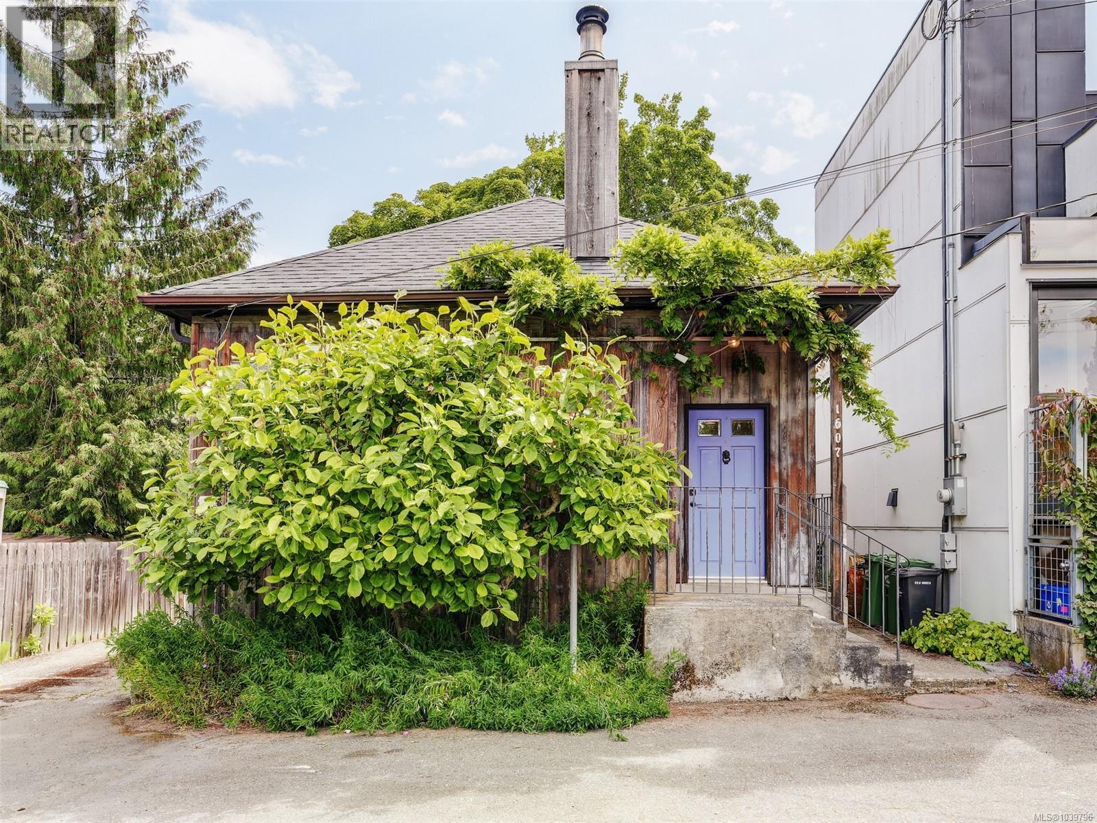 1607 Rebecca St, Victoria, British Columbia  V8T 3N3 - Photo 36 - 1039796
