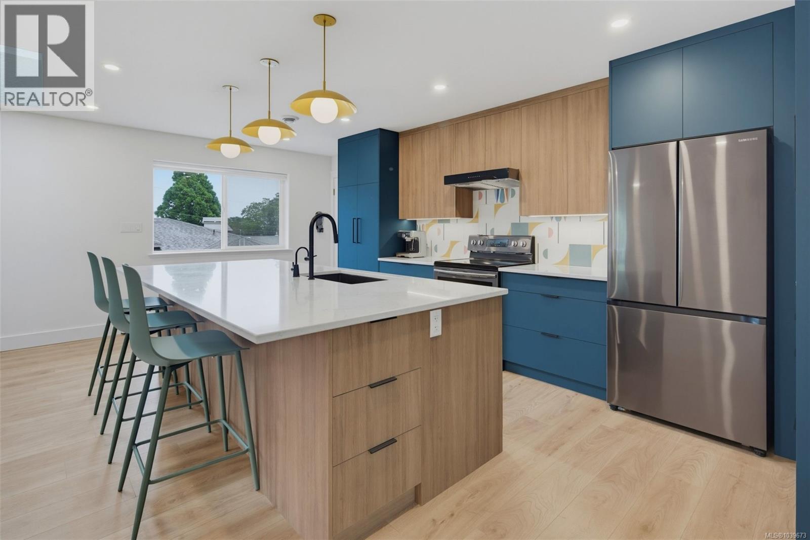 4000 Santa Rosa Pl, Saanich, British Columbia  V8Z 7K9 - Photo 10 - 1039673