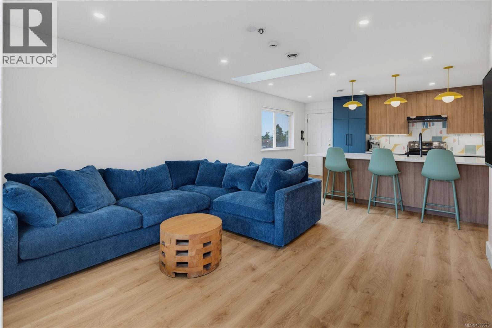 4000 Santa Rosa Pl, Saanich, British Columbia  V8Z 7K9 - Photo 16 - 1039673