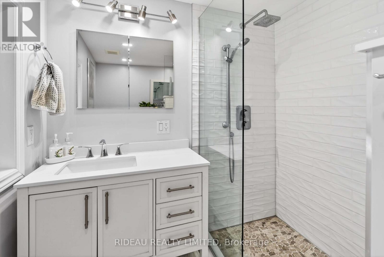 18 Bedford Street, Westport, Ontario  K0G 1X0 - Photo 20 - X13425238