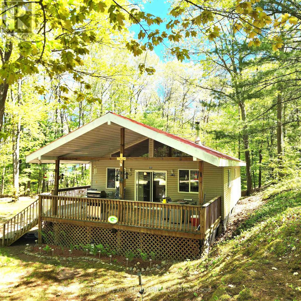12 WAAGOSH MIIKANS LANE, Christian Island 30, Ontario