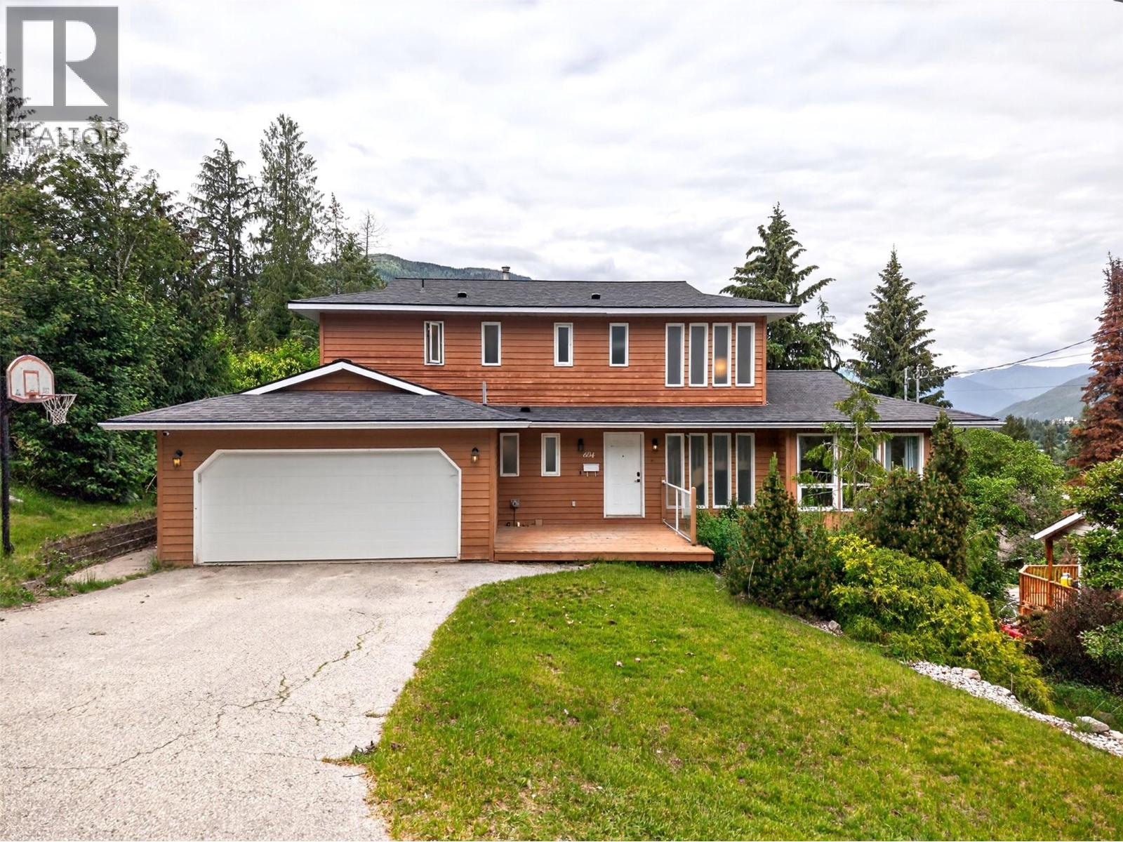 604 Innes Street W, Nelson, British Columbia