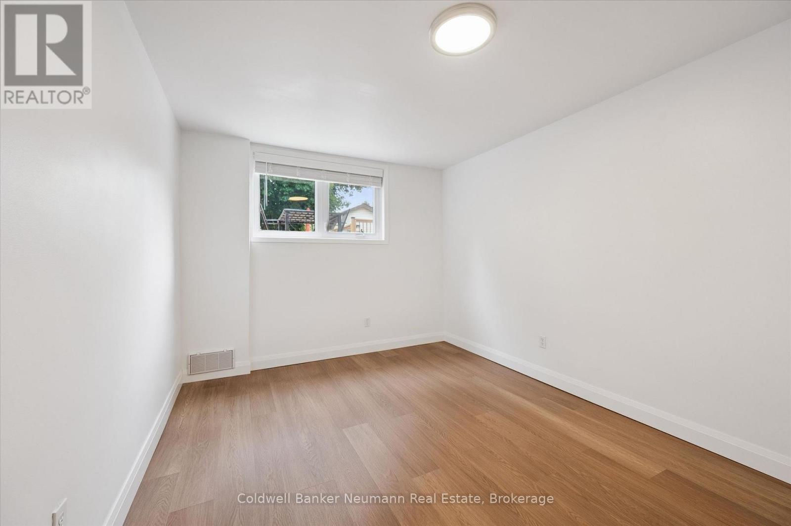 12 Shea Crescent, Kitchener, Ontario  N2E 1E8 - Photo 15 - X13425186