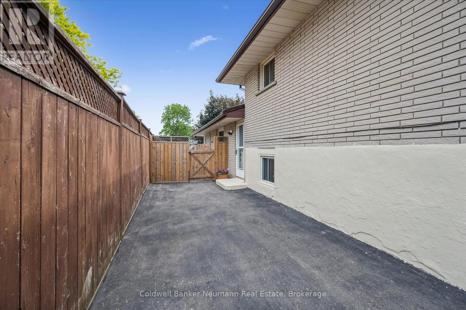 12 Shea Crescent, Kitchener, Ontario  N2E 1E8 - Photo 33 - X13425186