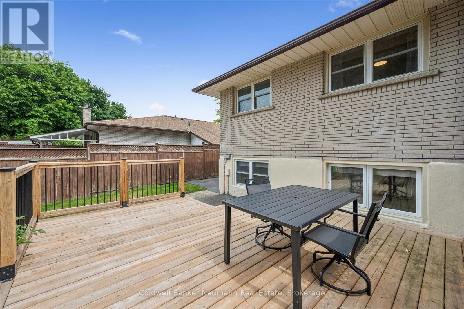 12 Shea Crescent, Kitchener, Ontario  N2E 1E8 - Photo 34 - X13425186