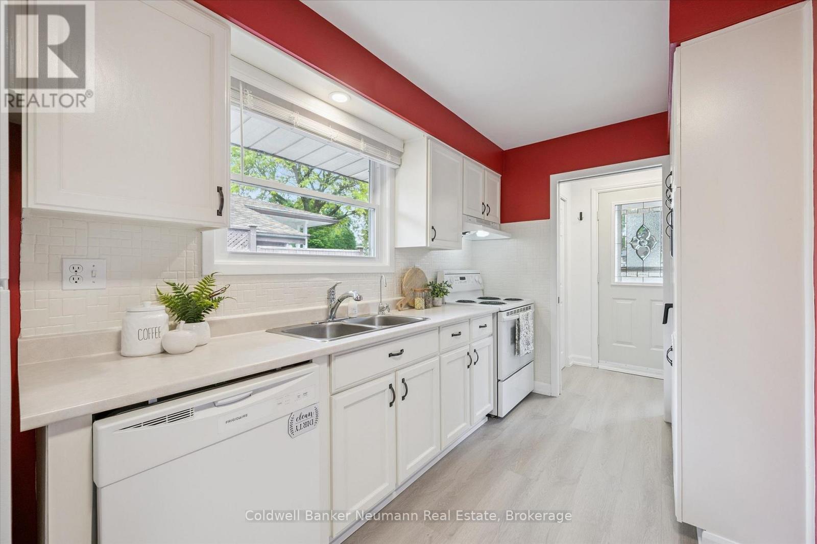 12 Shea Crescent, Kitchener, Ontario  N2E 1E8 - Photo 9 - X13425186