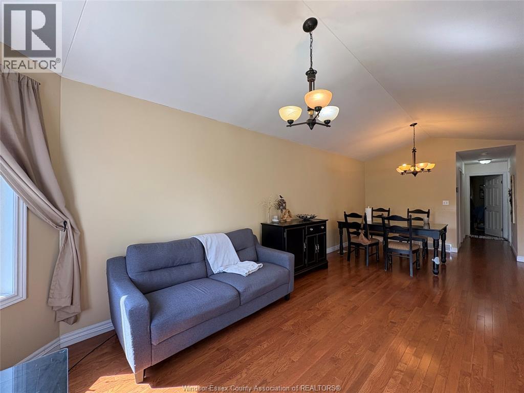 3717 Maguire Street, Windsor, Ontario  N9E 4V3 - Photo 5 - 26013635