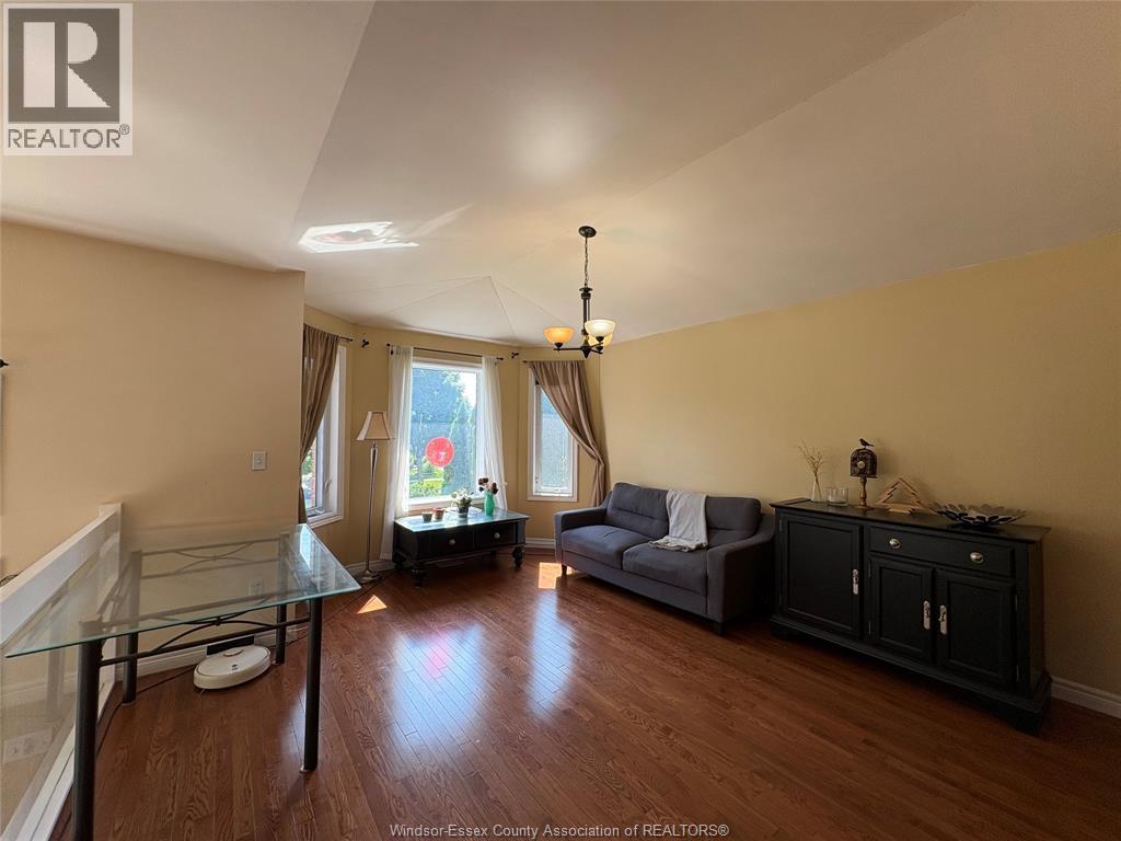 3717 Maguire Street, Windsor, Ontario  N9E 4V3 - Photo 6 - 26013635