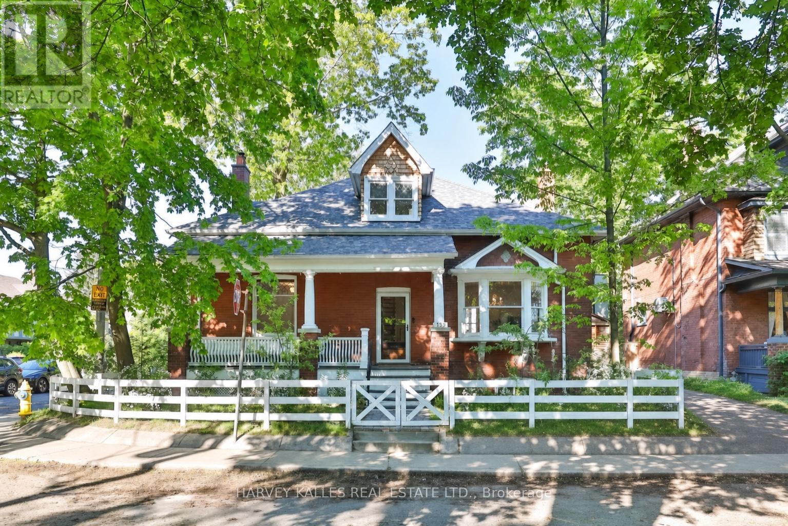 139 Hammersmith Avenue, Toronto, Ontario  M4E 2W5 - Photo 37 - E13420218