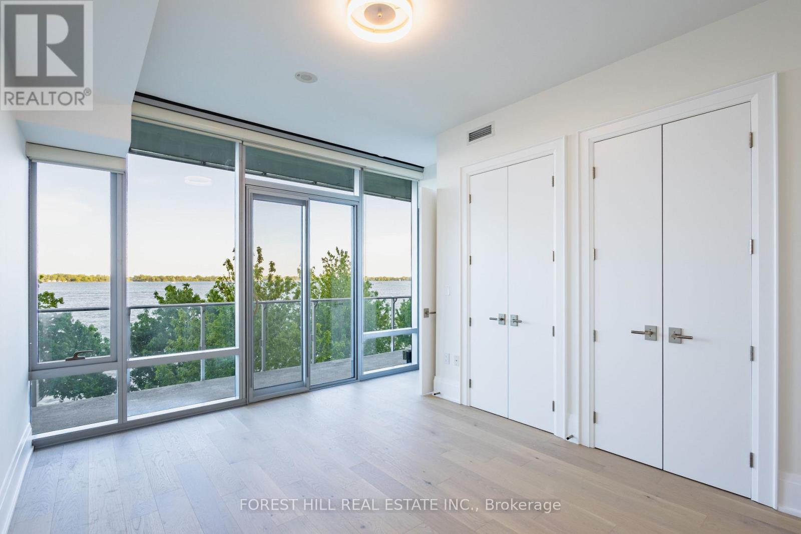 313 - 39 QUEENS QUAY E Toronto (Waterfront Communities), ON M5E 0A4
