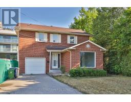 18 DERVOCK CRESCENT, Toronto, Ontario