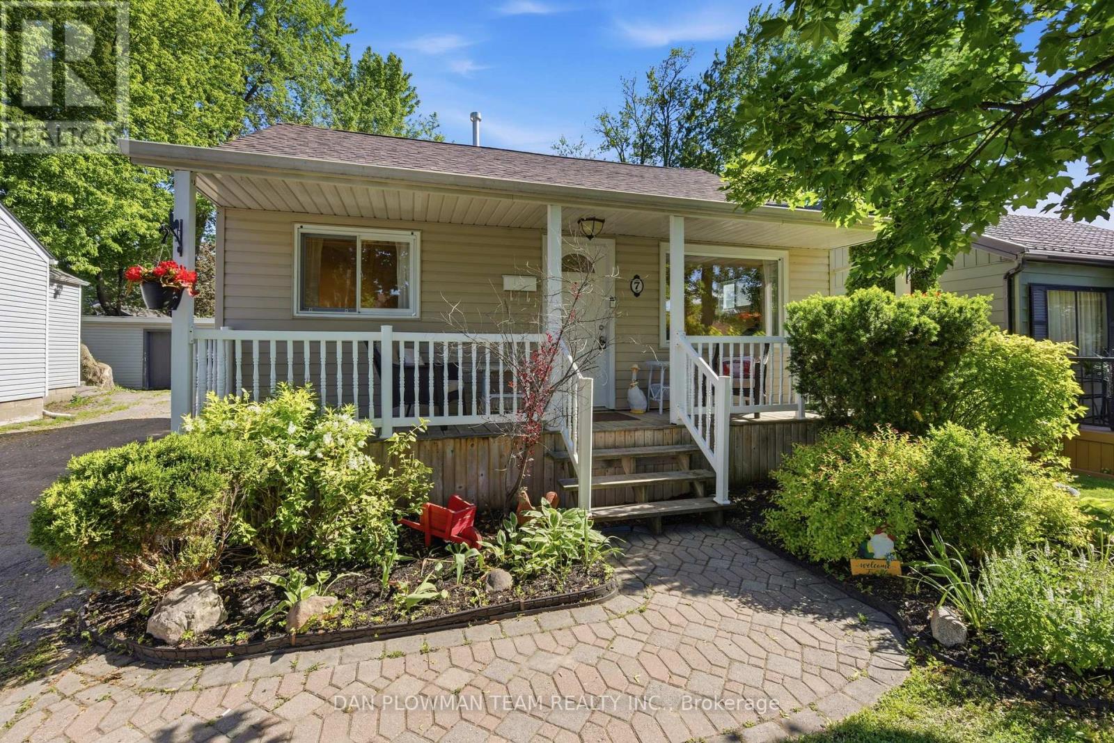 7 BEECH STREET, Ajax, Ontario