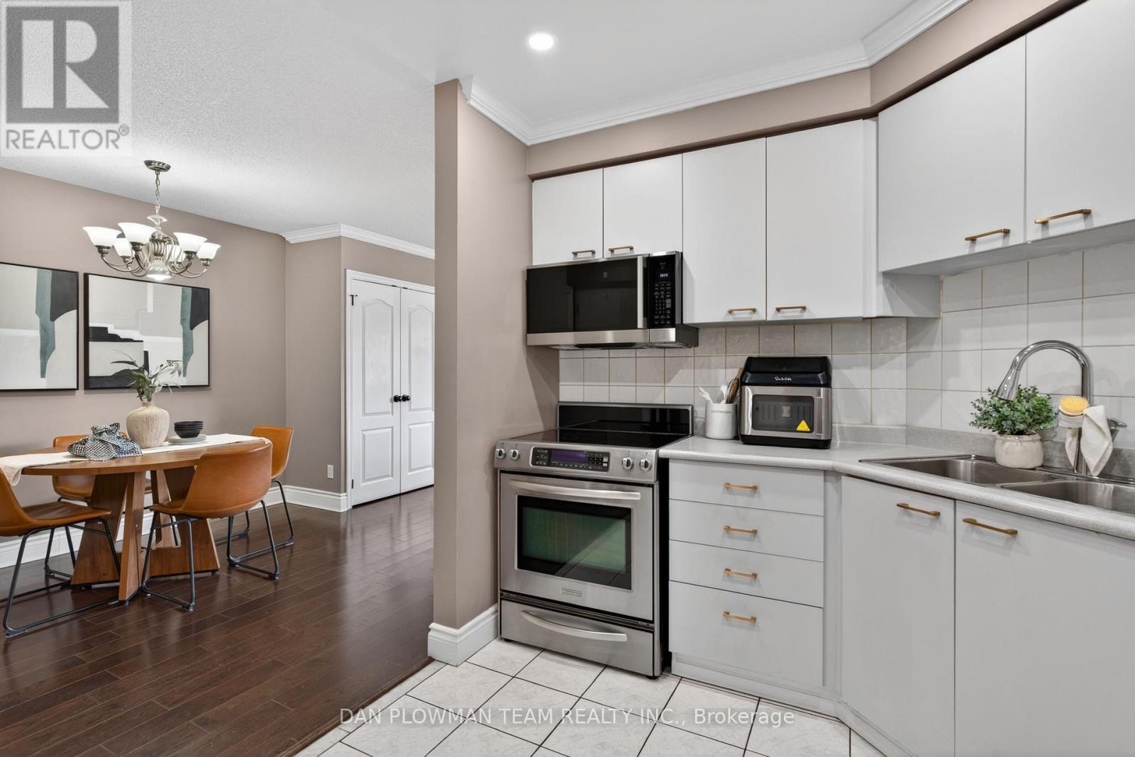 609 - 1400 The Esplanade Street N, Pickering, Ontario L1V 6V2 - Photo 12 - E13425354