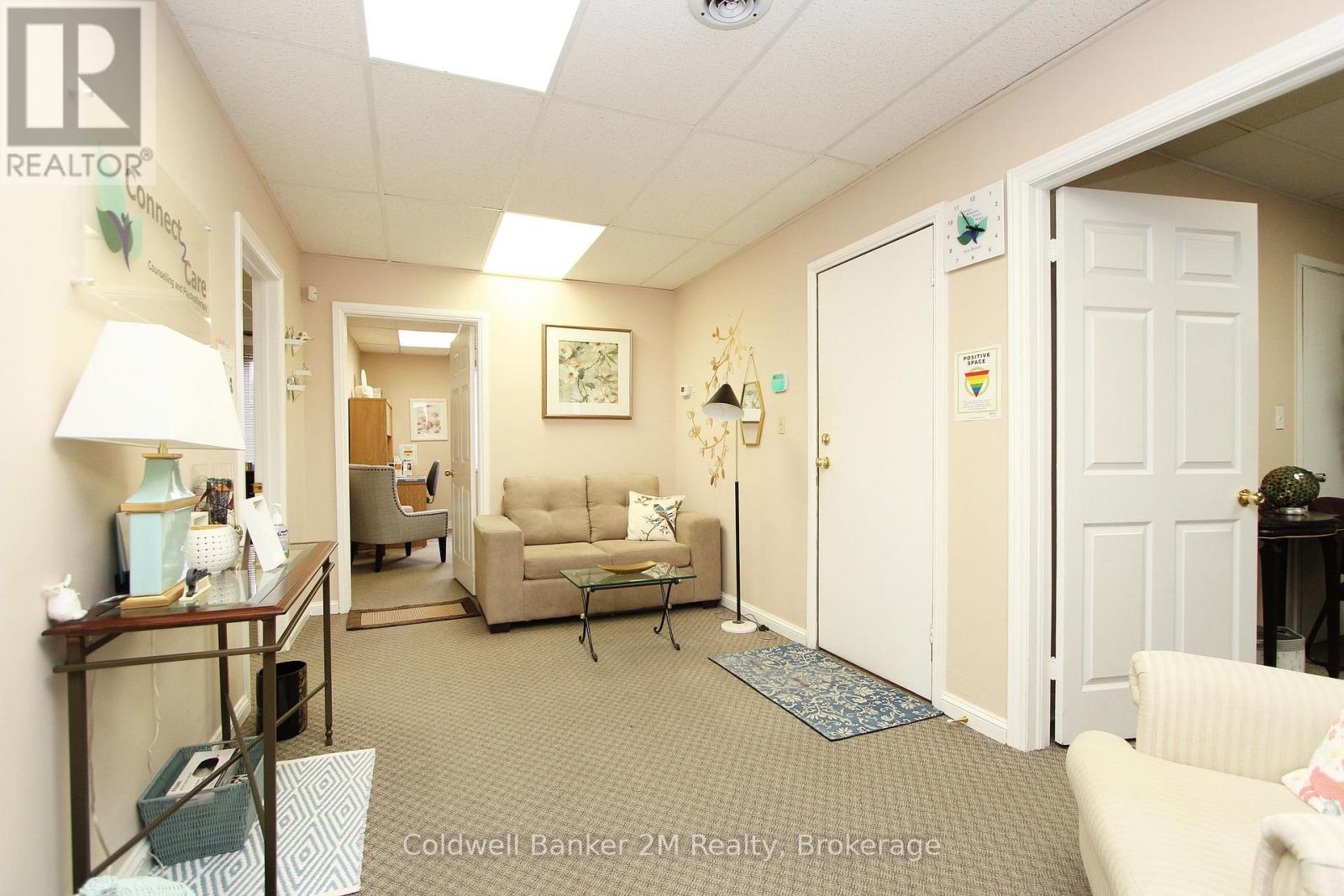 203 - 342 King Street W, Oshawa, Ontario  L1G 4T1 - Photo 3 - E13425846