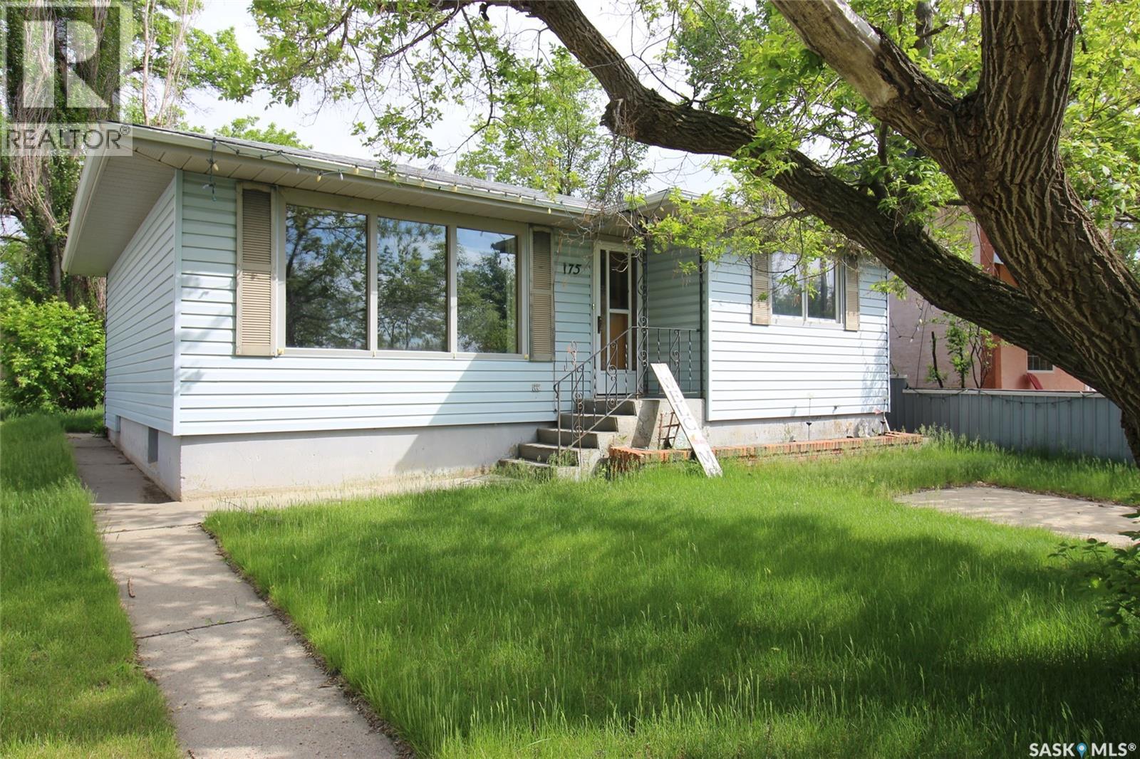 175 6th AVENUE W, shaunavon, Saskatchewan