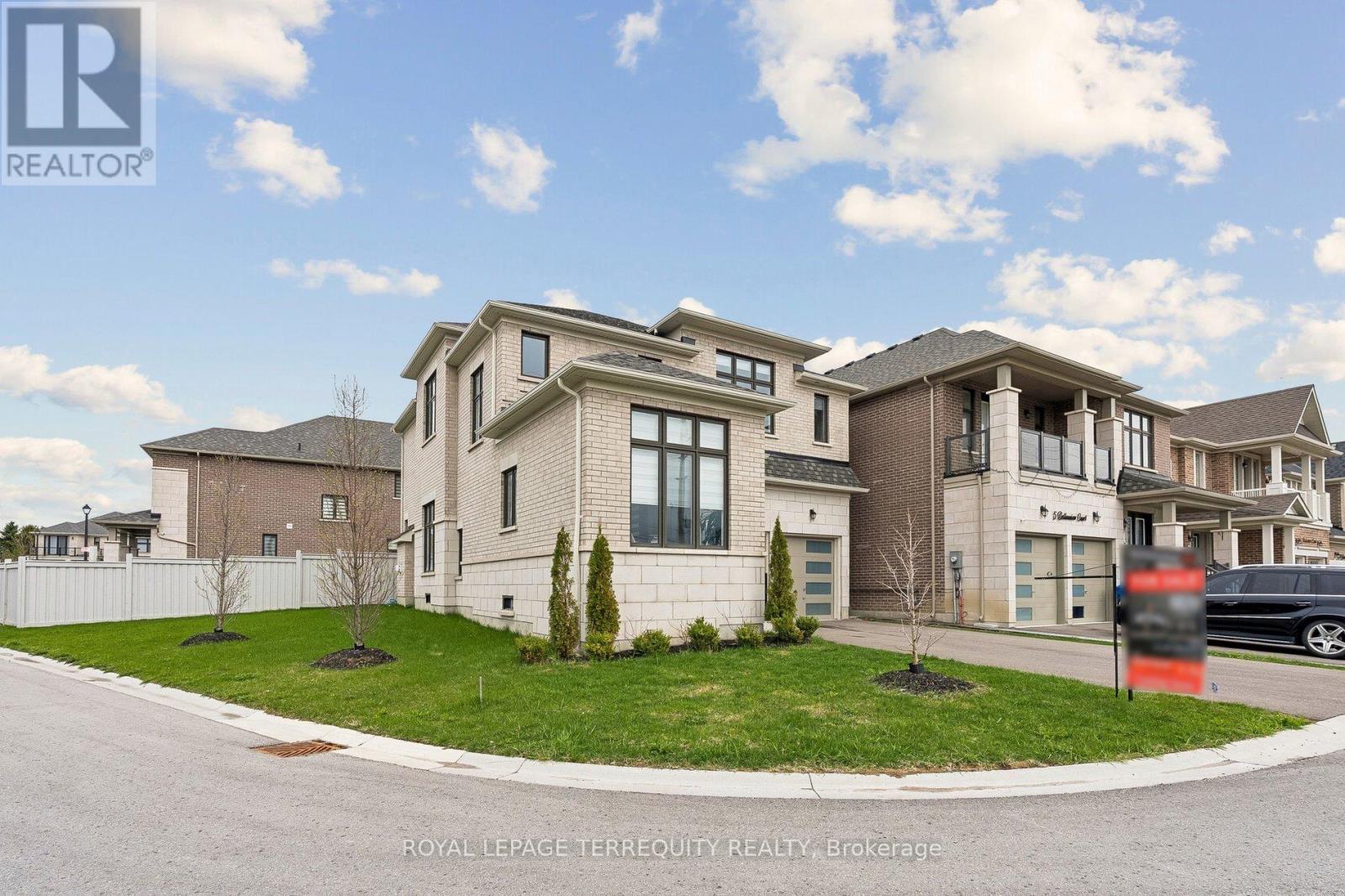 7 Ballanview Court, Whitchurch-Stouffville, Ontario  L4A 4W9 - Photo 1 - N13425248