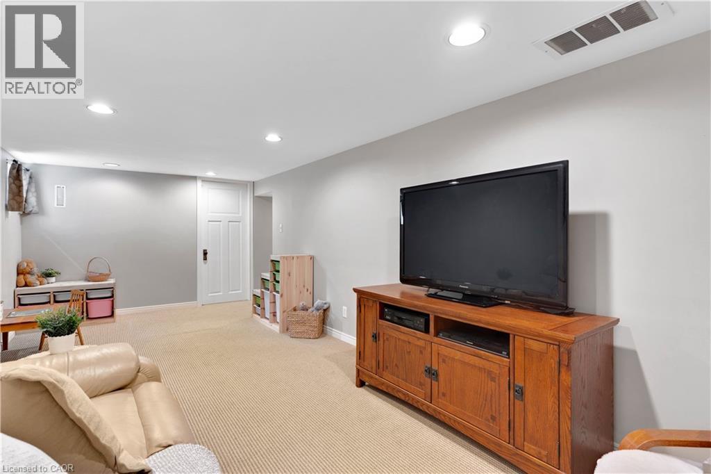 11 Earl Street, Kitchener, Ontario  N2M 2V5 - Photo 38 - 40835708