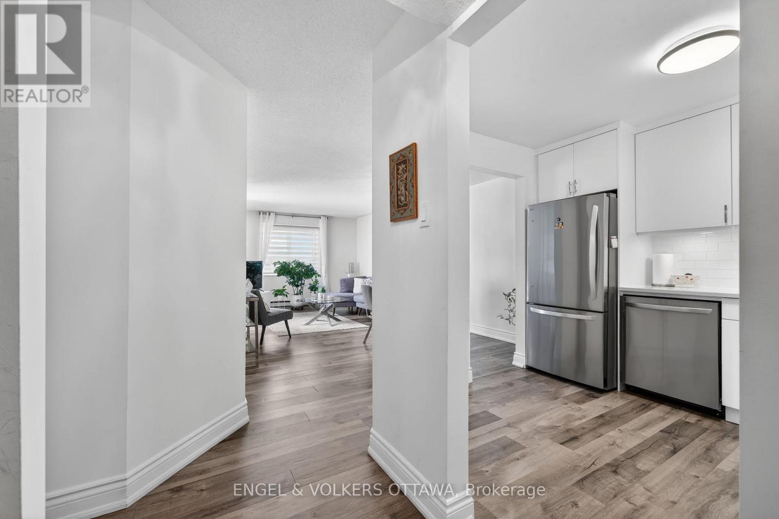 307 - 270 Lorry Greenberg Drive, Ottawa, Ontario  K1T 3K2 - Photo 3 - X13425632