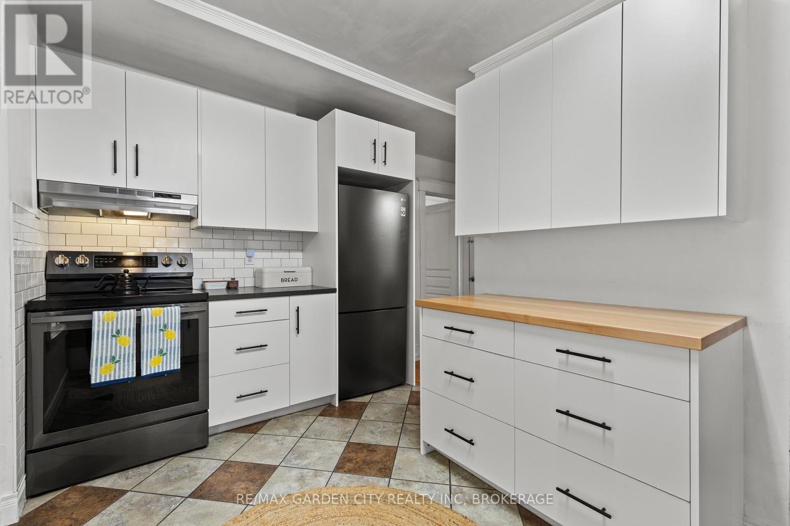 247 Lake Street, St. Catharines, Ontario  L2R 5Z5 - Photo 16 - X13425802