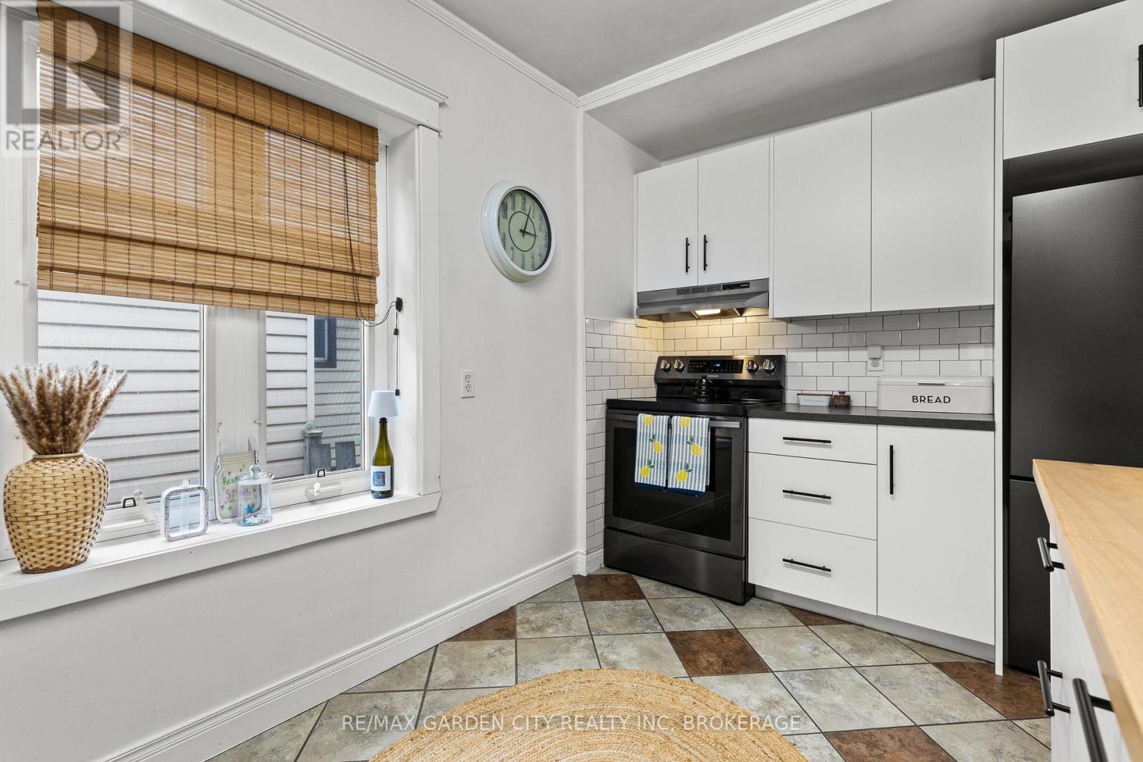 247 Lake Street, St. Catharines, Ontario  L2R 5Z5 - Photo 17 - X13425802