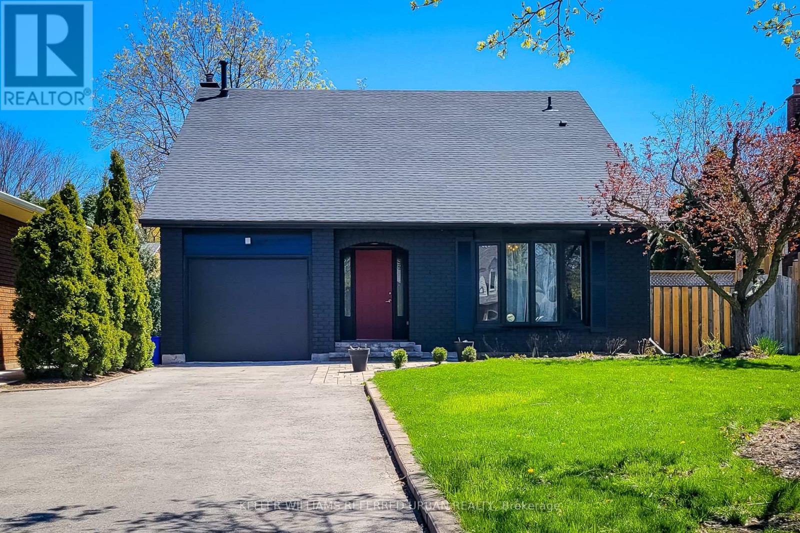 680 POWELL COURT, Burlington, Ontario