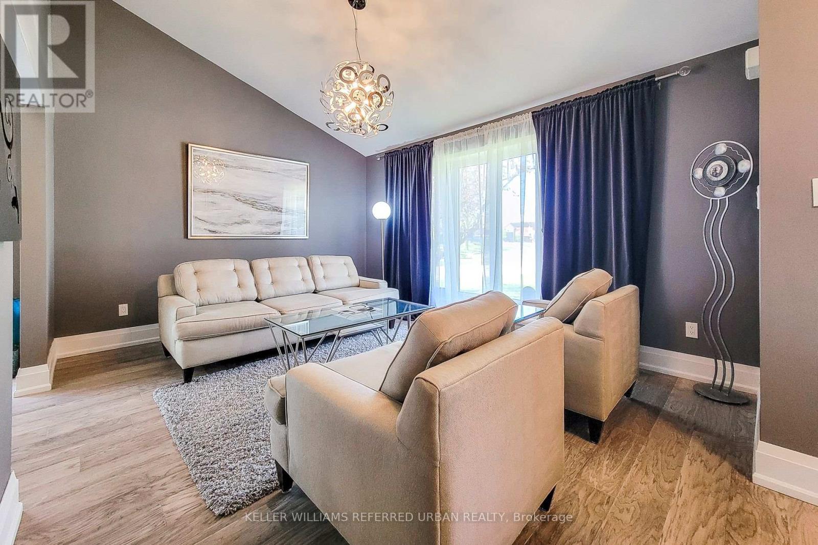 680 Powell Court, Burlington, Ontario  L7R 3E8 - Photo 4 - W13425218